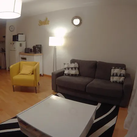 Allees D'etigny T1bis 41 M2 1 4 Couchages 200 M De La Cremaillere Express 400 M Des Thermes