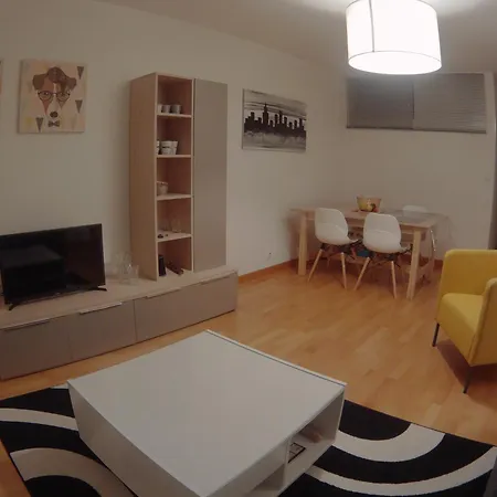 Allees D'etigny T1bis 41 M2 1 4 Couchages 200 M De La Cremaillere Express 400 M Des Thermes * Bagnères-de-Luchon